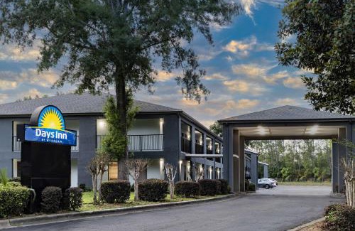 Northwest Pensacola Hotel | Days Inn by Wyndham Pensacola I-10