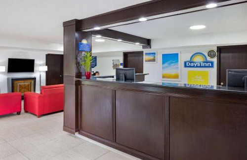 Northwest Pensacola Hotel | Days Inn by Wyndham Pensacola I-10