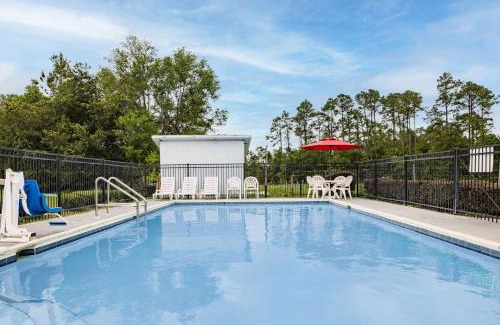 Northwest Pensacola Hotel | Days Inn by Wyndham Pensacola I-10