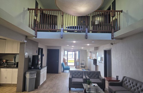 Portage Hotel | Days Inn by Wyndham Portage/Cascade Mountain area