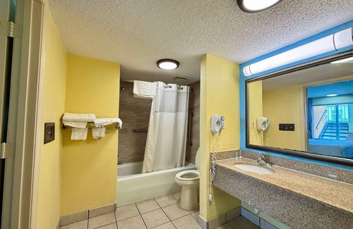 Ruther Glen Hotel | Days Inn by Wyndham Ruther Glen Kings Dominion Area