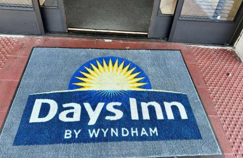 Vista Hotel | Days Inn by Wyndham San Diego Vista