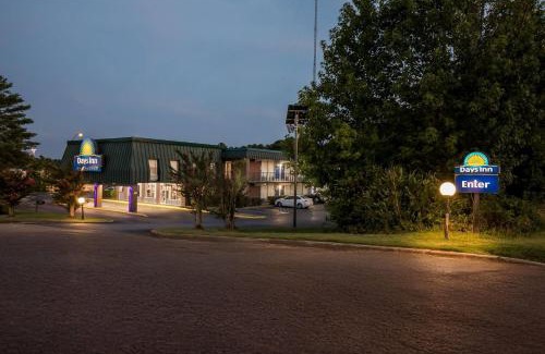 Seneca Hotel | Days Inn by Wyndham Seneca-Clemson