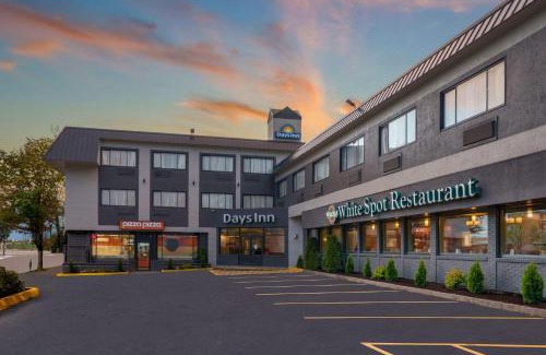 Terrace Hotel | Days Inn by Wyndham Terrace