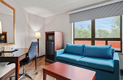 Utica Hotel | Days Inn by Wyndham Utica
