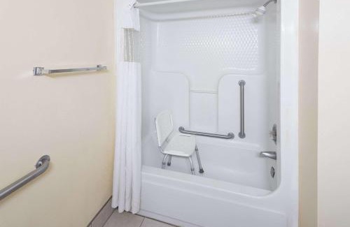 Walterboro Hotel | Days Inn by Wyndham Walterboro