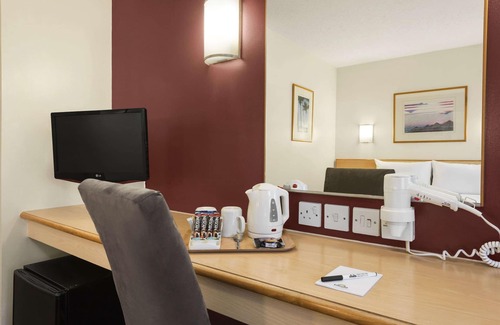 Chesterton Green Hotel | Days Inn by Wyndham Warwick South M40