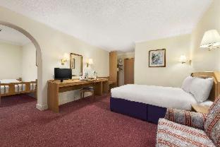 Stone Hotel | Days Inn Stafford