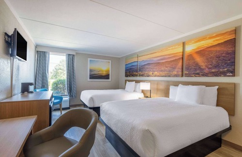 Westover Hotel | Days Inn & Suites by Wyndham Fort Bragg/Cross Creek Mall