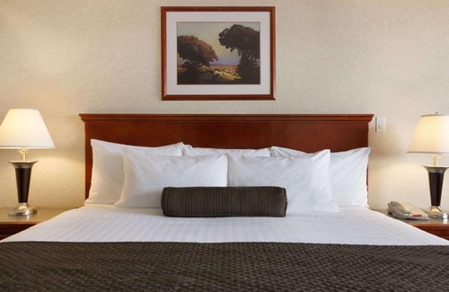 Langley Hotel | Days Inn & Suites by Wyndham Langley