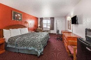 Canton Hotel | Days Inn & Suites by Wyndham - Canton First Monday Trade Days