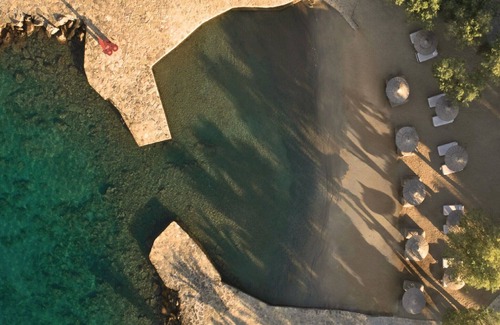 Agios Nikolaos Villa | Dazzling Crete Hotel | Deluxe Bungalow | Modern Furnishing | Stunning Sea.
