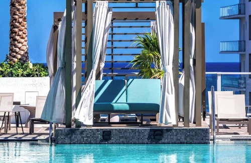 North Beach Apartment | Dazzling Ocean Views 3/2 for 6 Luxury Hyde Beach