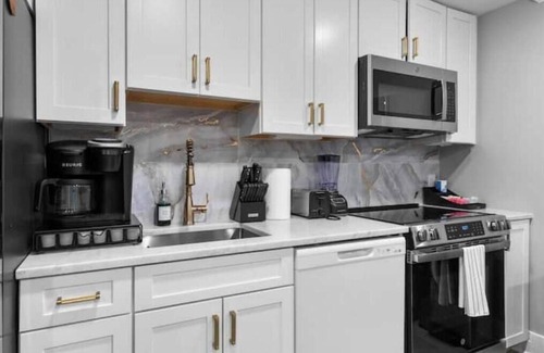 Kingman Park Apartment | DC Urban Retreat+3Bed+Newly Renovated