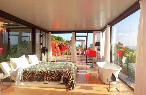 Casares Cabin | DDG Retreat