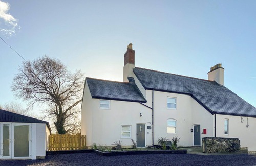 Saint Asaph Cottage | Ddwylig Isaf Farmhouse - UK48624