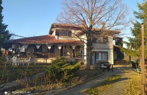 Mladenovac House | Dečiji vinogradi Belgrade, Sopot, Kosmaj