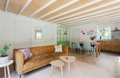 Gasselte House | De Bosuil, a cozy and luxurious detached bungalow of 60 square meters for 2 people, located in a peaceful spot within the park.