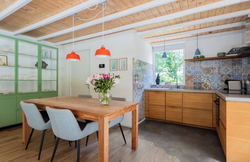 Gasselte House | De Bosuil, a cozy and luxurious detached bungalow of 60 square meters for 2 people, located in a peaceful spot within the park.