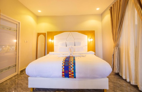 Tarkwa Hotel | De-Kings Hotel