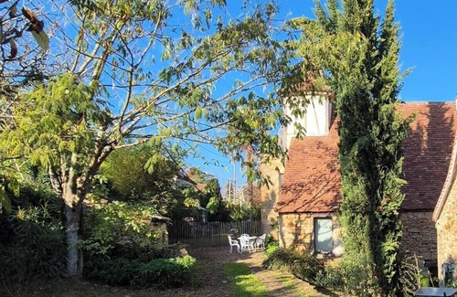 Saint-Michel-Loubejou House | De l'autre côté du lavoir, au calme