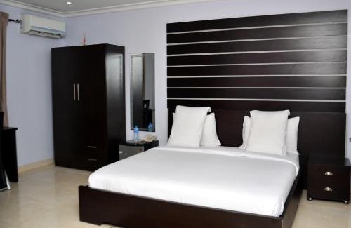 Surulere Hotel | De Rigg Place - Alaka Estate, Surulere