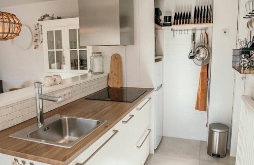 Bruinisse House | De Tong 25 cosy holiday home near the beach