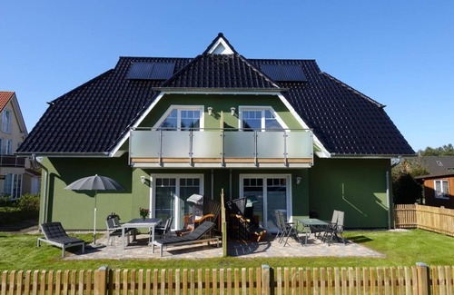 Born auf dem Darss Apartment | De Windroos - terrace, barbecue, beach chair, sun loungers, close to the Bodden, Baltic Sea 6km away, washing machine on request, WLAN