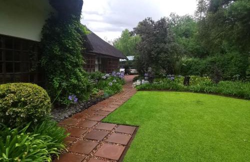 Bayswater House | De Witt'e Guest House