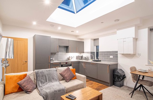 Kirkheaton Apartment | DealHouse 1-Bedroom Spiral Stairs & Shower-Bath