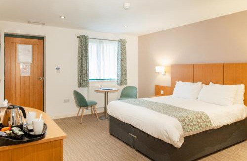 Aylburton Hotel | Deangate Motel