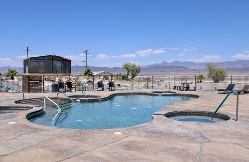 Tecopa House | Death Valley Hot Springs 3BR
