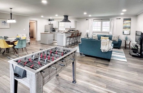 Decatur House | Decatur's Family Sport Haven & Backyard Bliss