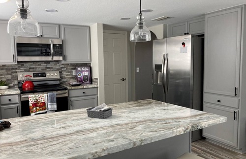 Fountain of the Sun House | December 2025 available-PET Friendly-Beautiful "home away from home" in 55+ FOS