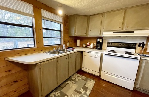 Hartsfield Cabin | Dee's Lakehouse