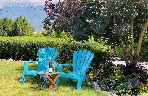 Dollarton House | Deep Cove Sanctuary by the Sea!