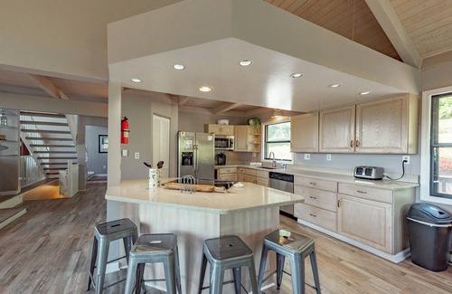 Paradise Point House | Deep Creek Hideaway w/Pool Table & Fire Pit