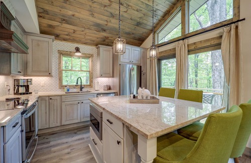 Deep Gap Cabin | Deep Gap Cabin w/Deck & Community Pool