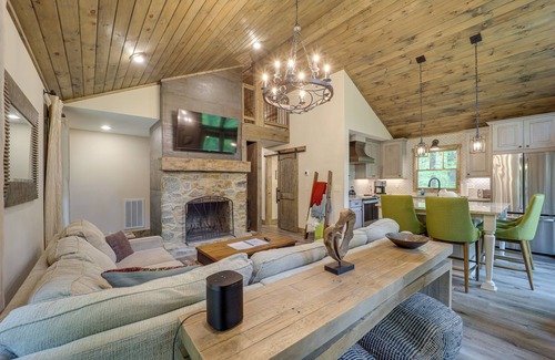 Deep Gap Cabin | Deep Gap Cabin w/Deck & Community Pool