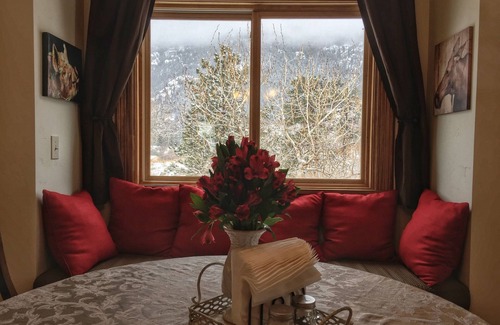Cascade House | Deer Crossing-Kid Friendly, 7th NIGHT IS FREE! Quiet/secluded. 4 adult maximum.