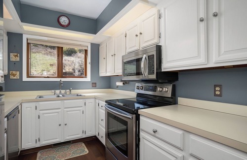 Fall River Estates House | Deer Mountain Retreat near RMNP! #3206