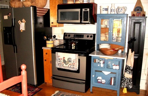 Keene Cabin | DEER RIDGE CABIN IS YOUR PERFECT, PRIVATE AND COZY GETAWAY!