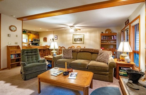 Davis Condo | Deerfield Village 042