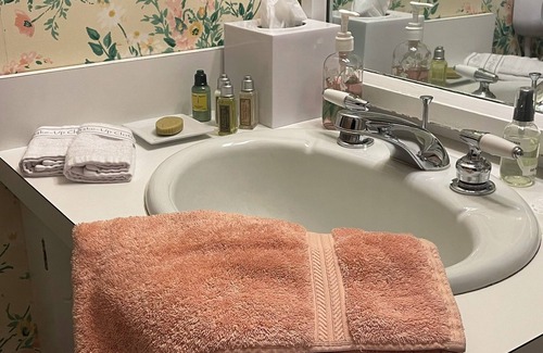 West Dover Bed & Breakfast | Deerhill Inn