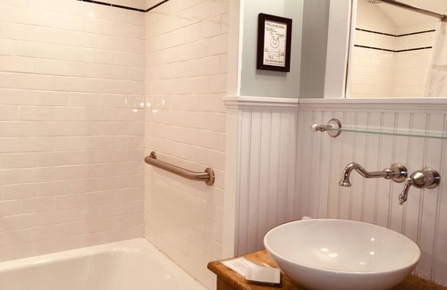 West Dover Bed & Breakfast | Deerhill Inn