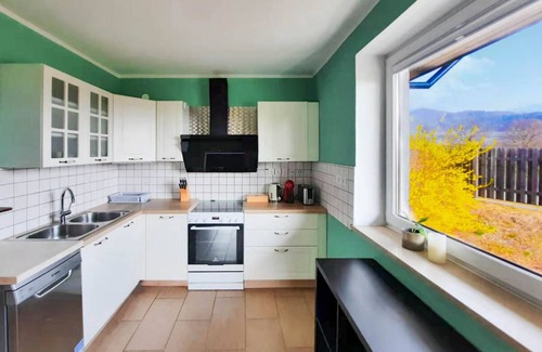 Bled Apartment | Deerwood-Holiday Cozy Apartment with Bled Castle View and Pretty Garden