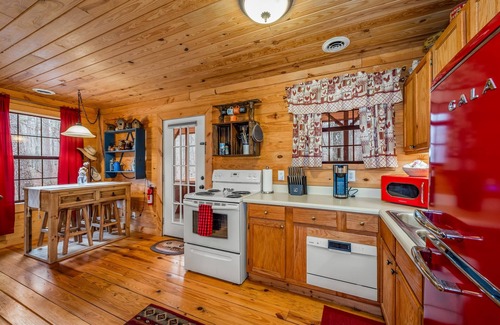 Mentone Cabin | Deerwood-private, cozy cabin in the woods