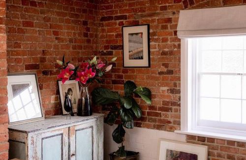 South Hobart House | Degraves St Old Mill
