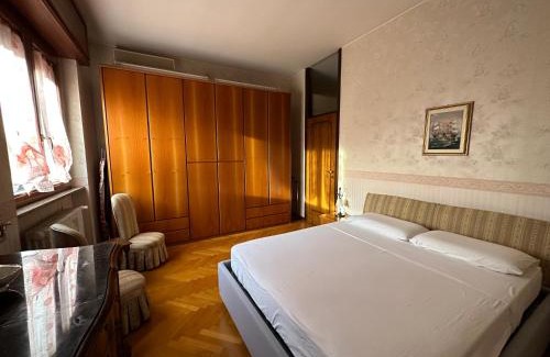 Musocco Apartment | DeHomes - Two bedrooms, terrace, Wi-Fi, Tram to Centre & Rho Fiera