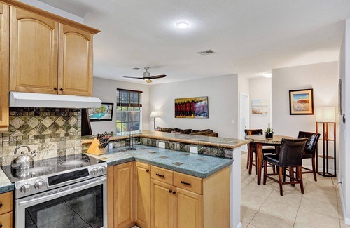 River Oaks House | Deja Blue is a luxurious 4 bedroom/2.5 bathroom house with pool.